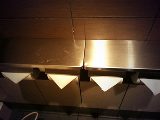 Illustration for article titled Japanese Restrooms Are Still the Best on Earth